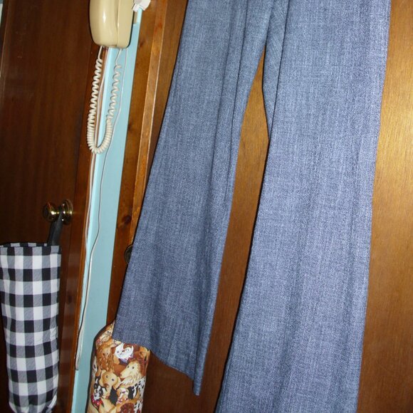 size 4r. nwot. the limited. cassidy fit.slacks slight flair at bottom leg. - Picture 2 of 5